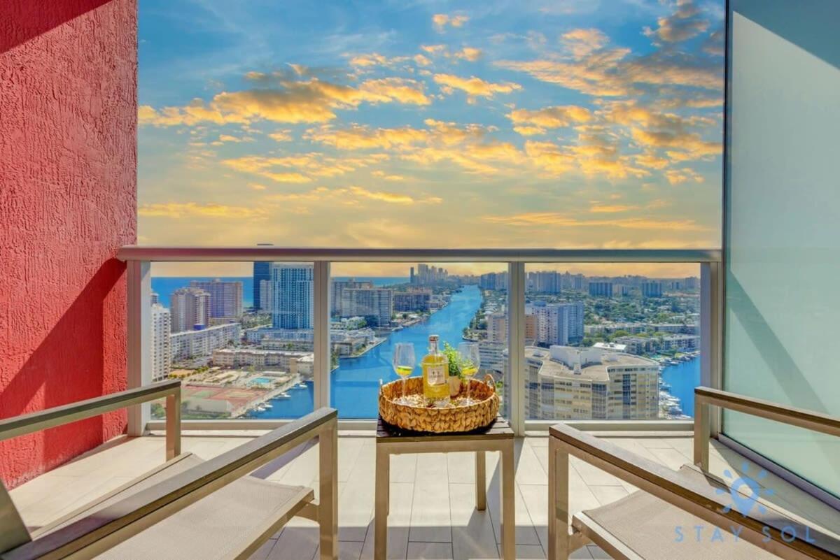 Amenities Balcony W Stunning Views-Beachfront Hallandale Beach Buitenkant foto