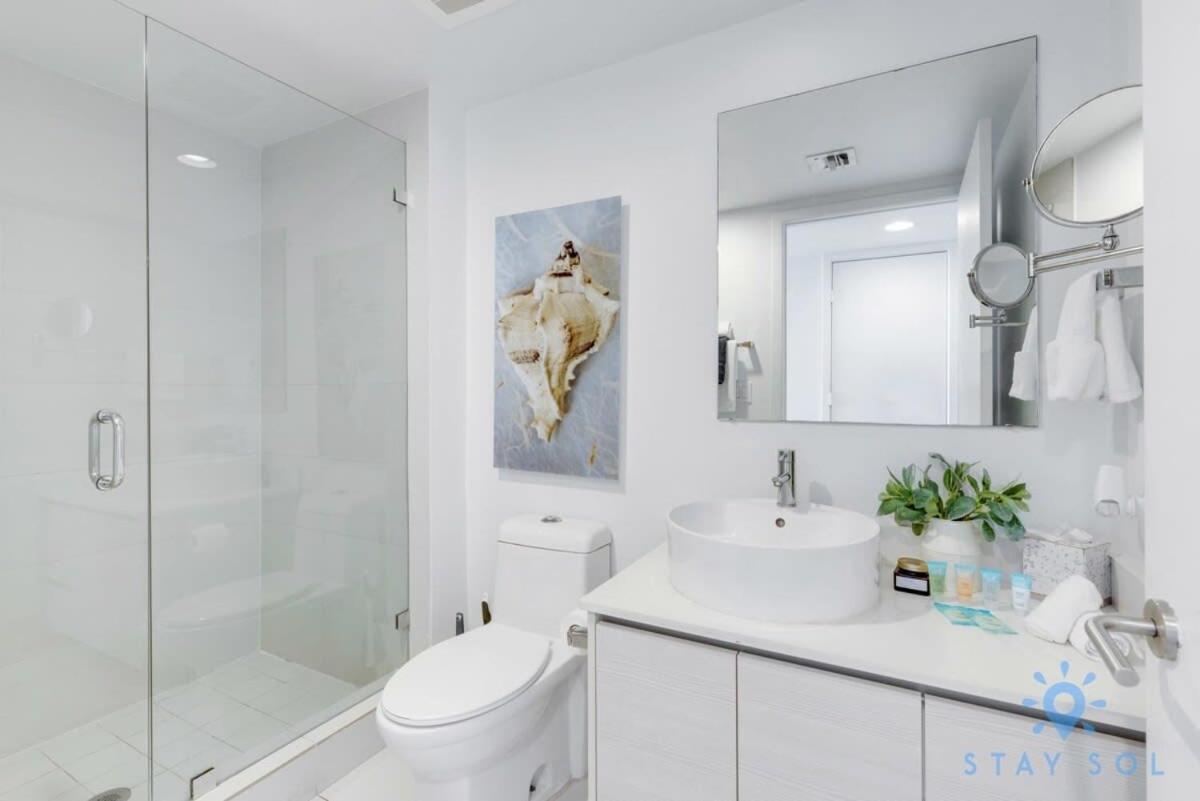Amenities Balcony W Stunning Views-Beachfront Hallandale Beach Buitenkant foto