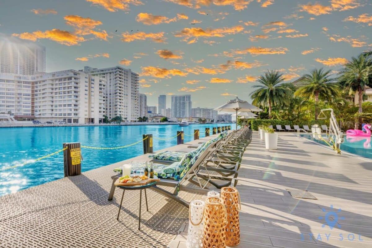 Amenities Balcony W Stunning Views-Beachfront Hallandale Beach Buitenkant foto