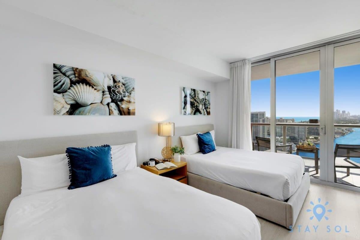 Amenities Balcony W Stunning Views-Beachfront Hallandale Beach Buitenkant foto